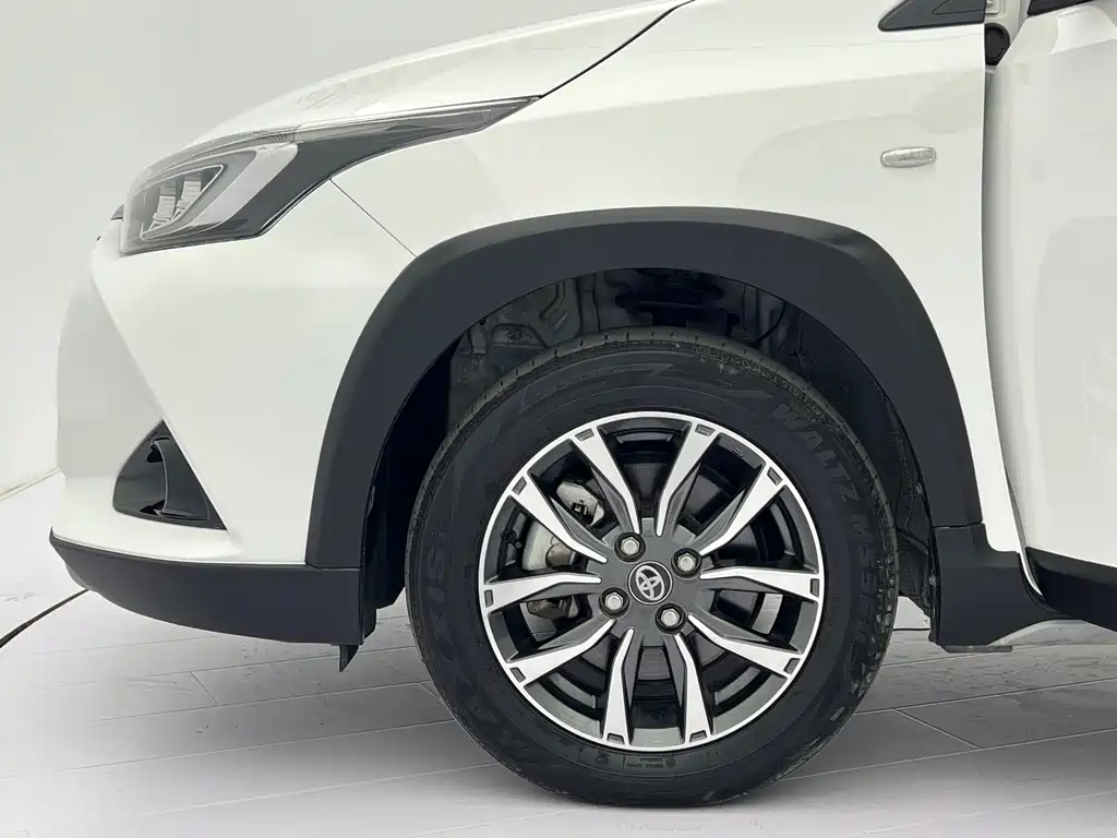 Toyota Yaris L 2023 — фото 22