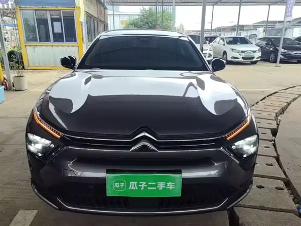 Citroën Versailles C5 X 2024