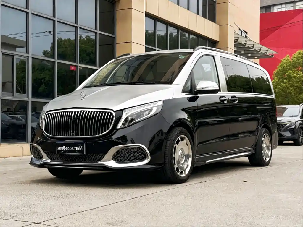 Mercedes-Benz V-Class 2022 — фото 1