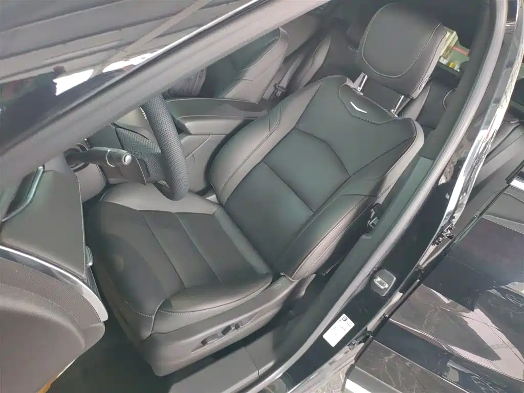 Cadillac XT4 2021 — фото 11