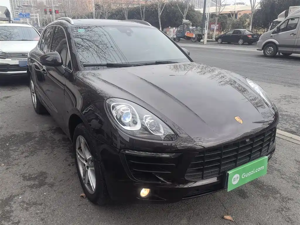 Porsche Macan 2017 — фото 22