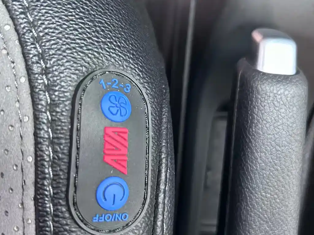 Jeep Wrangler 2020 — фото 15