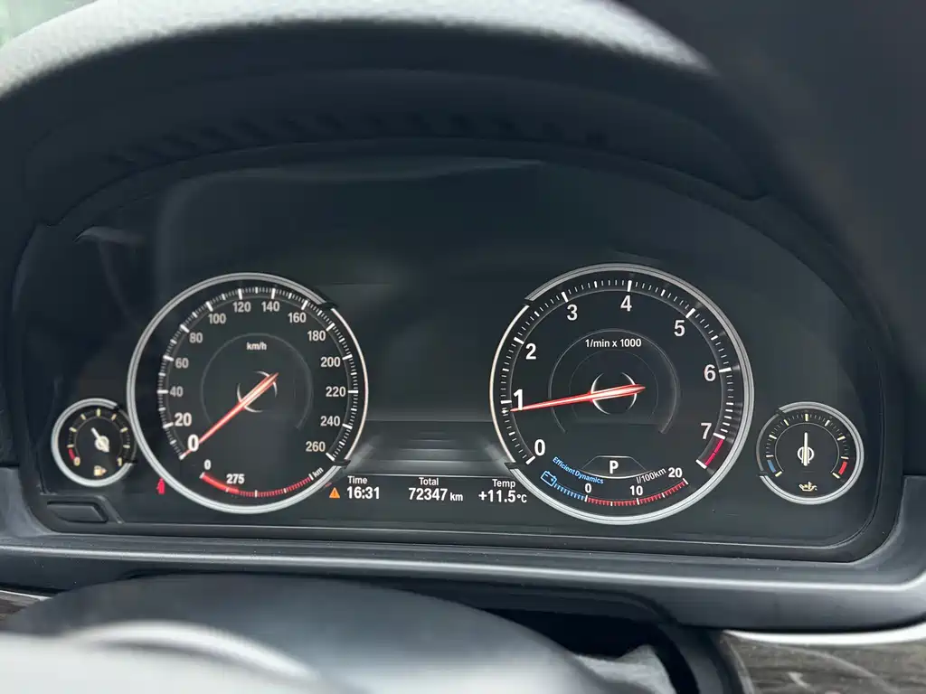 BMW 5 Series 2016 — фото 13
