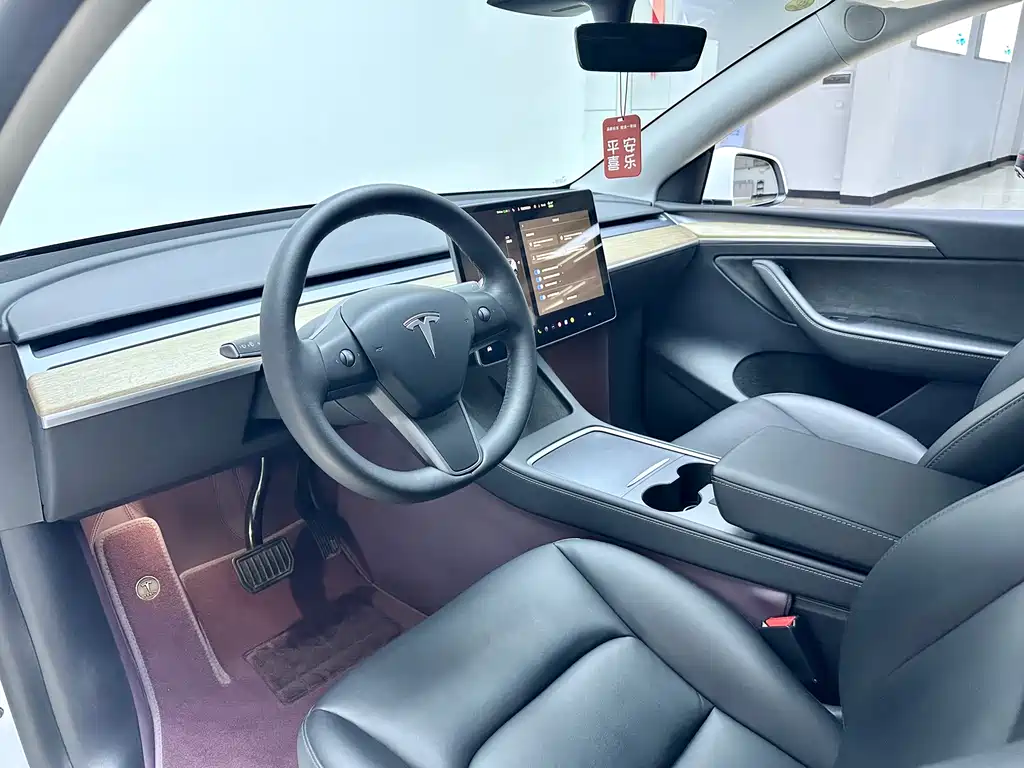 Tesla Model Y 2022 — фото 8