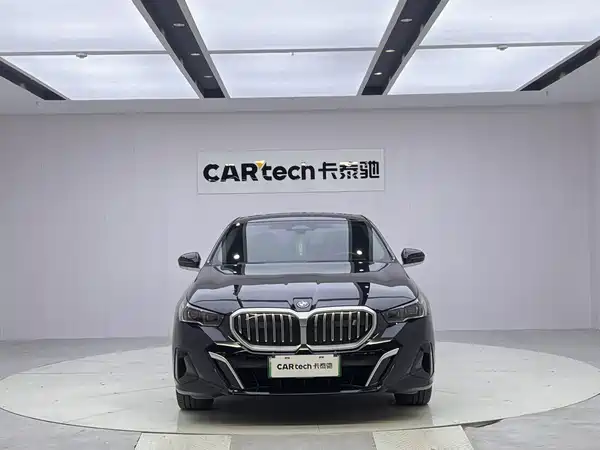 BMW i5 2024
