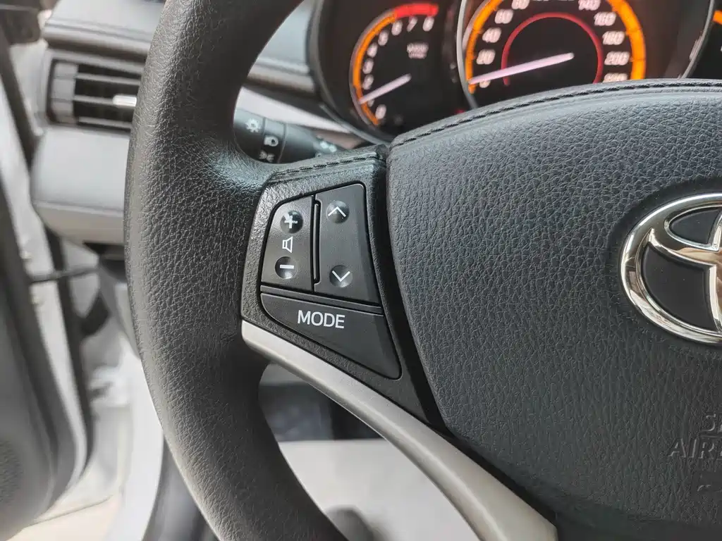 Toyota Yaris L 2022 — фото 14