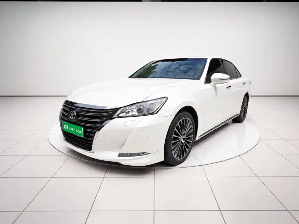Toyota Crown 2018