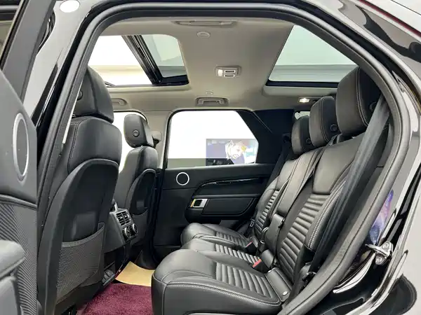 Land Rover Discovery 2024