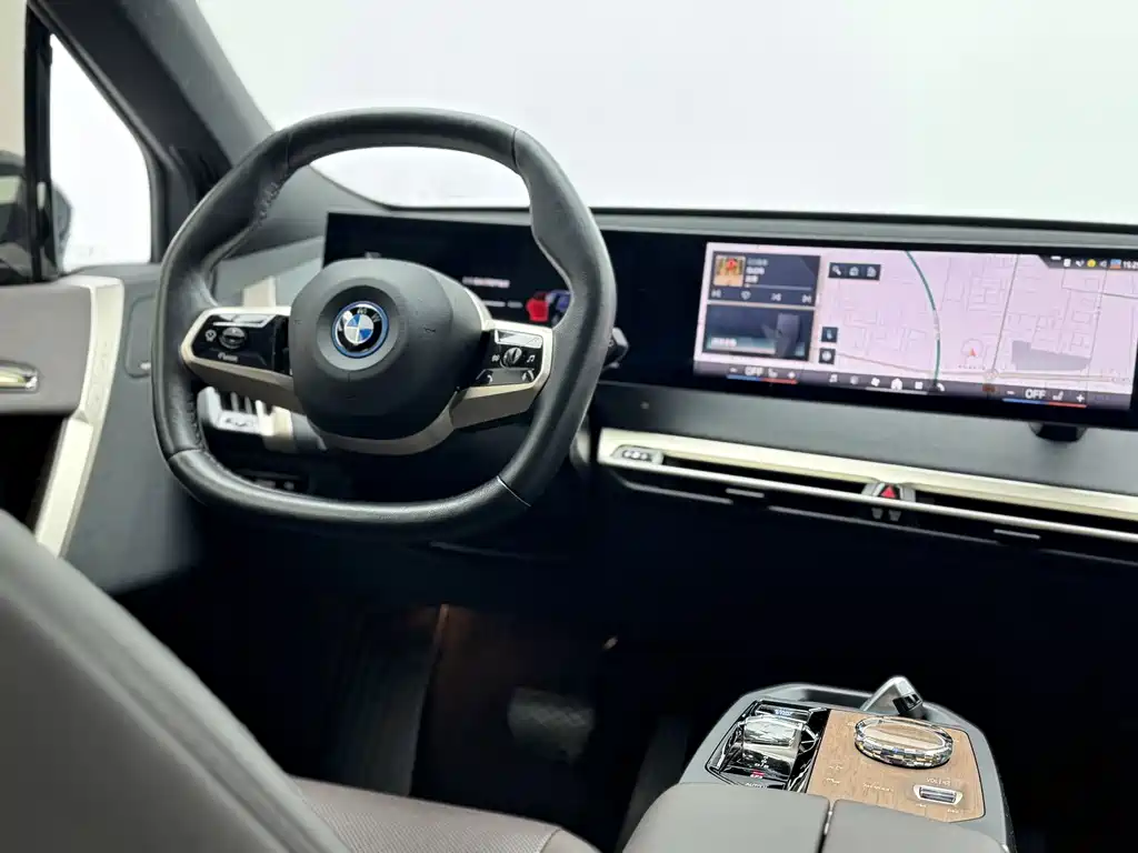 BMW iX 2024 — фото 23