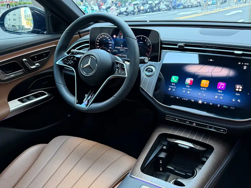 Mercedes-Benz E-Class 2024 — фото 19