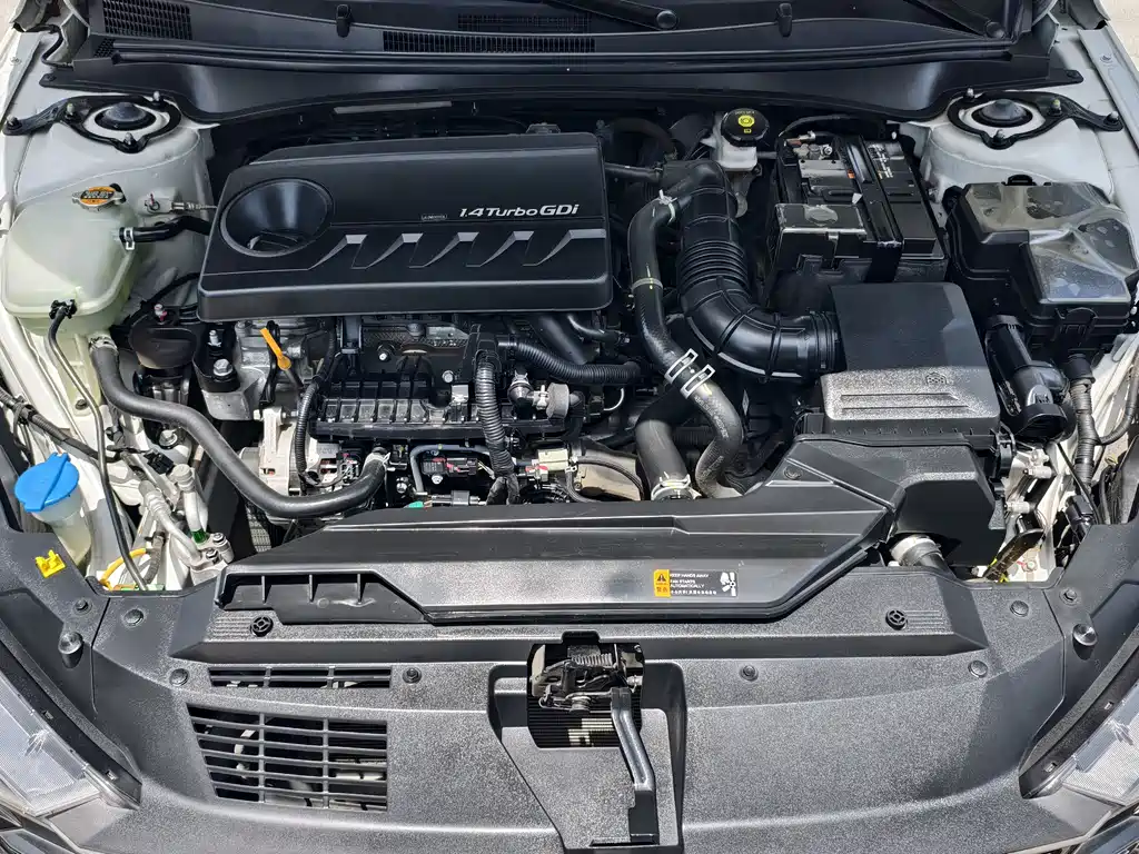 Hyundai Elantra 2021 — фото 19