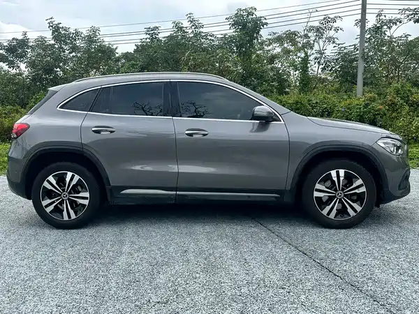 Mercedes-Benz GLA 2021
