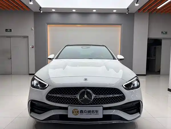 Mercedes-Benz C-Class 2025