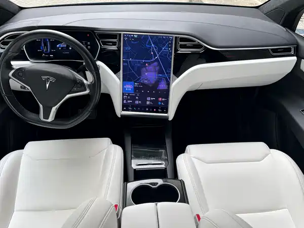 Tesla Model X 2016