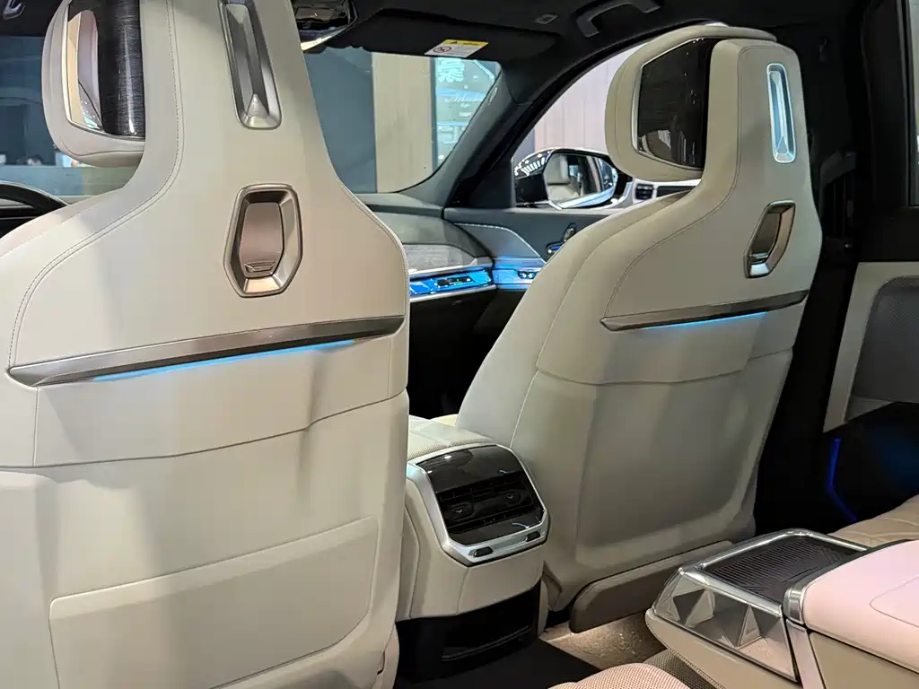 BMW 7 Series 2023 — фото 15