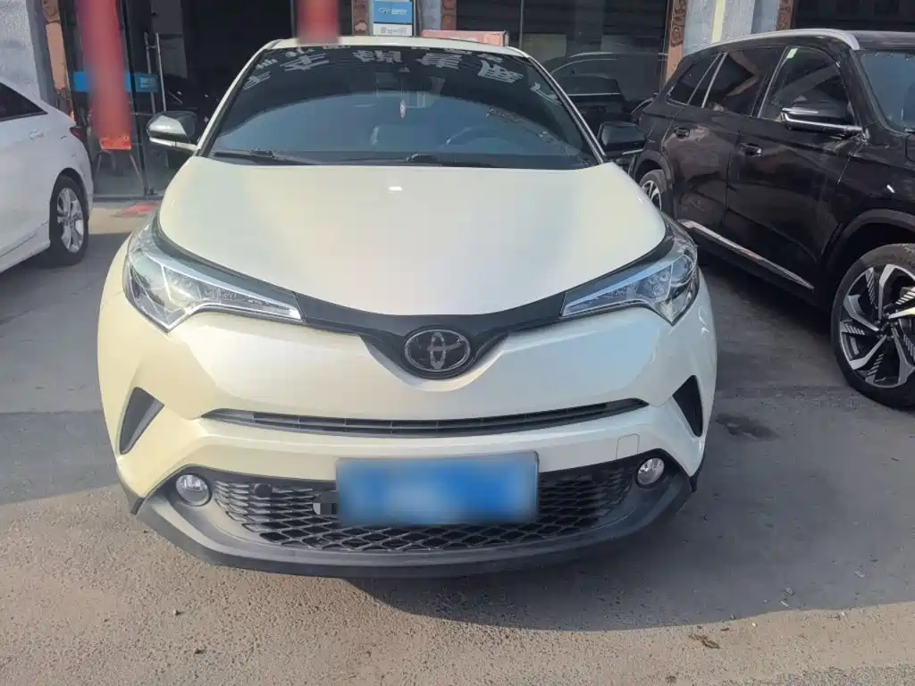 Toyota C-HR 2019 — фото 3