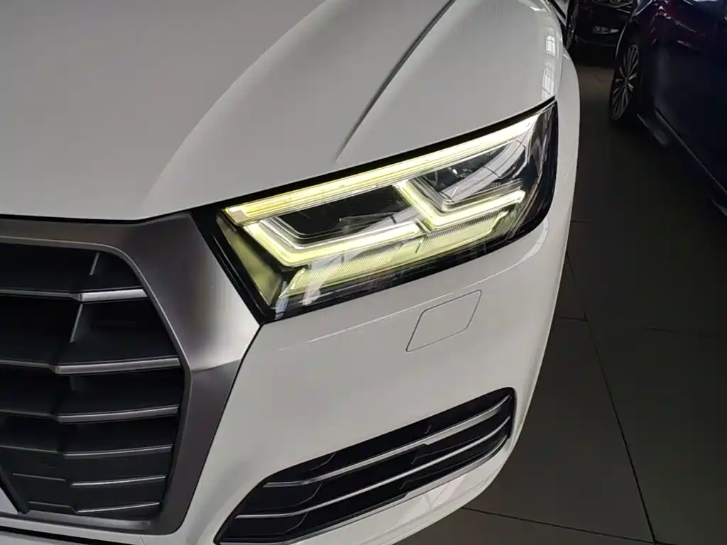 Audi Q5L 2019 — фото 24