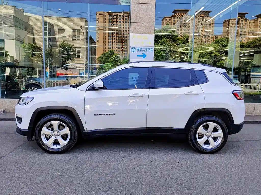Jeep Compass 2018 — фото 3