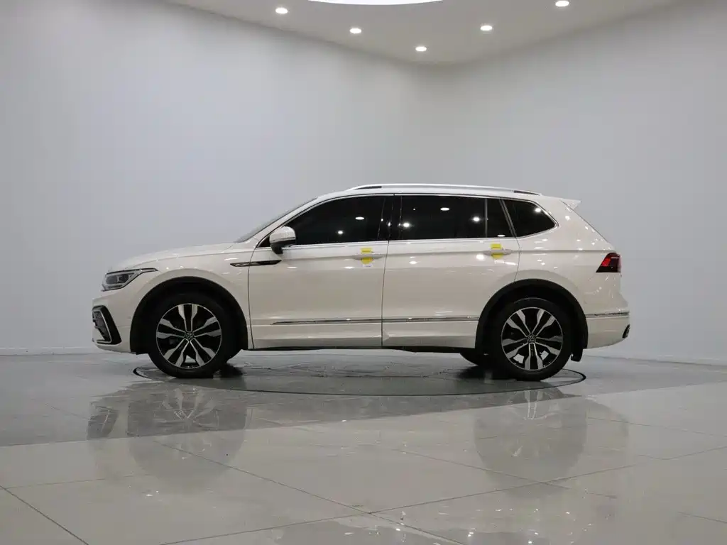Volkswagen Tiguan L 2021 — фото 8