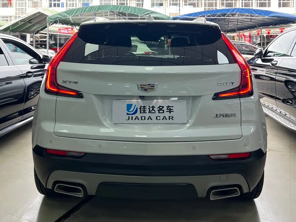 Cadillac XT4 2023 — фото 13
