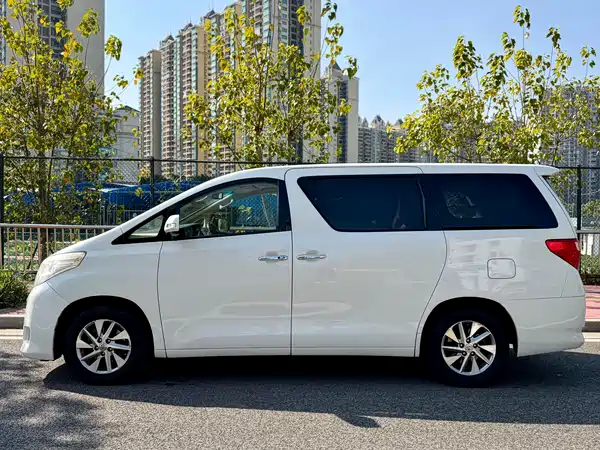 Toyota Alphard 2012