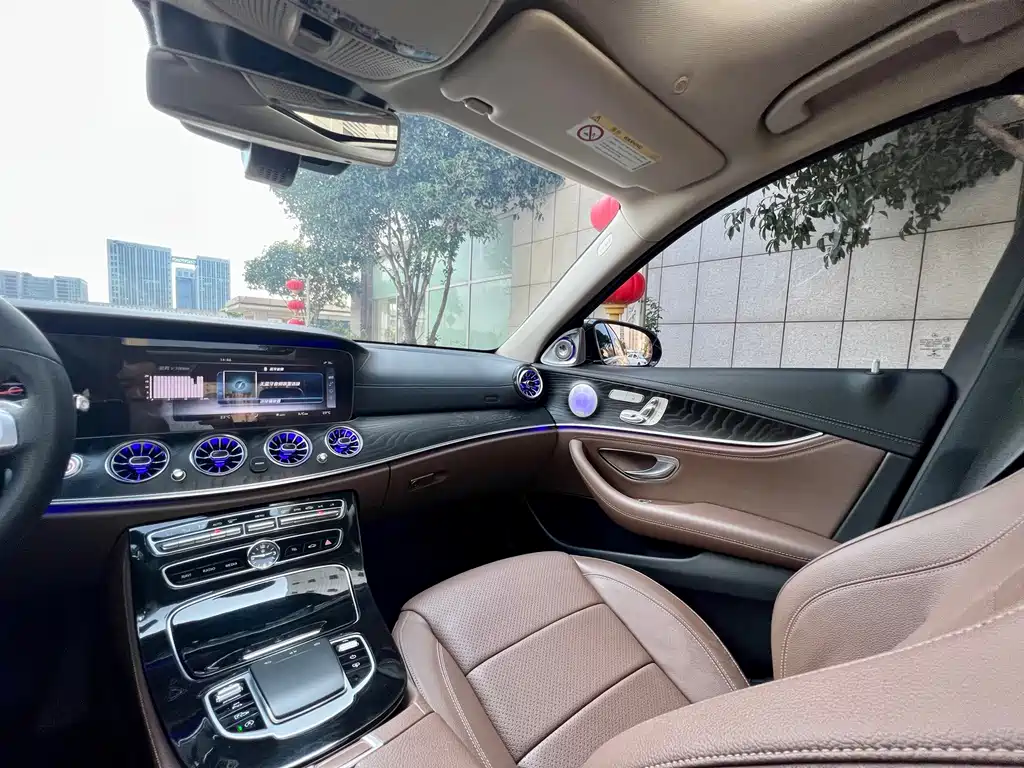 Mercedes-Benz E-Class 2017 — фото 22