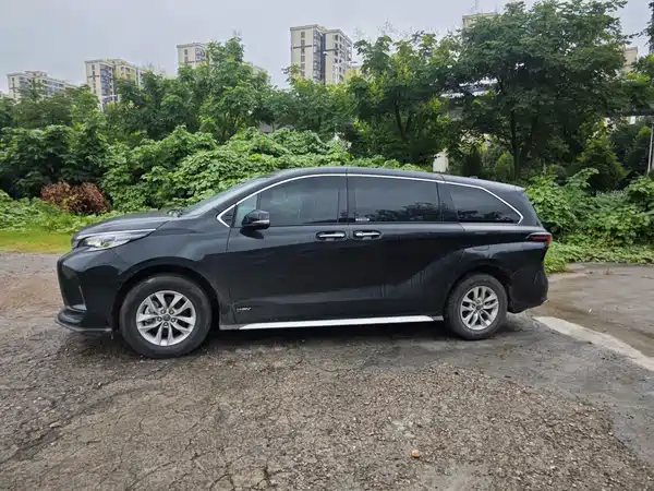 Toyota Granvia 2025