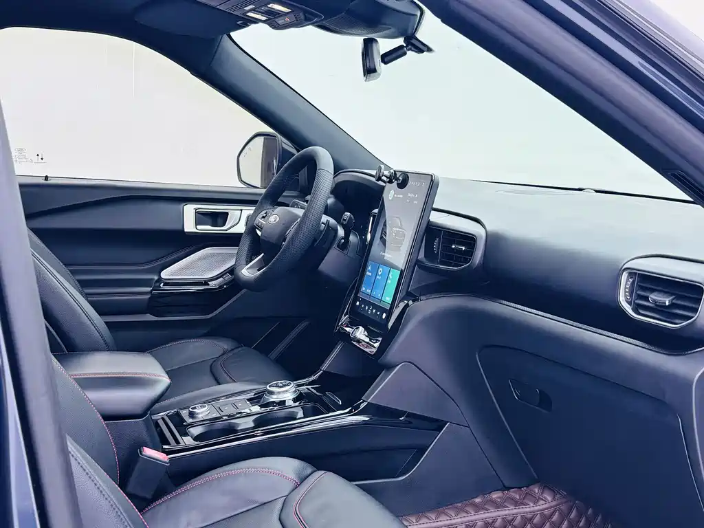 Ford Explorer 2021 — фото 14