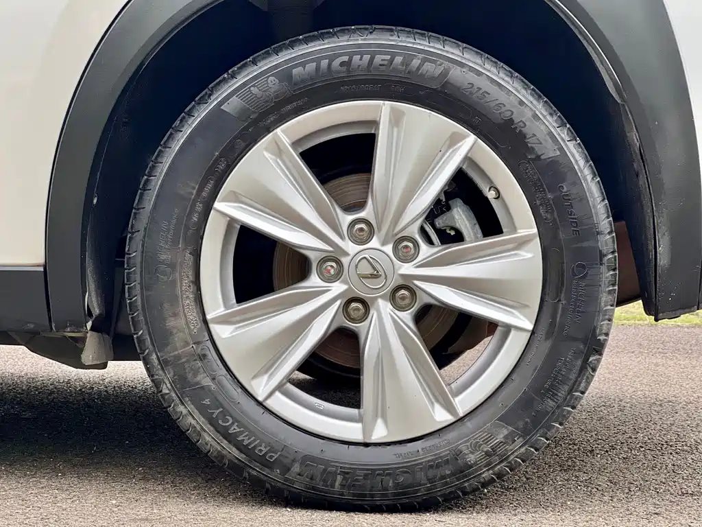Lexus UX 2019 — фото 14