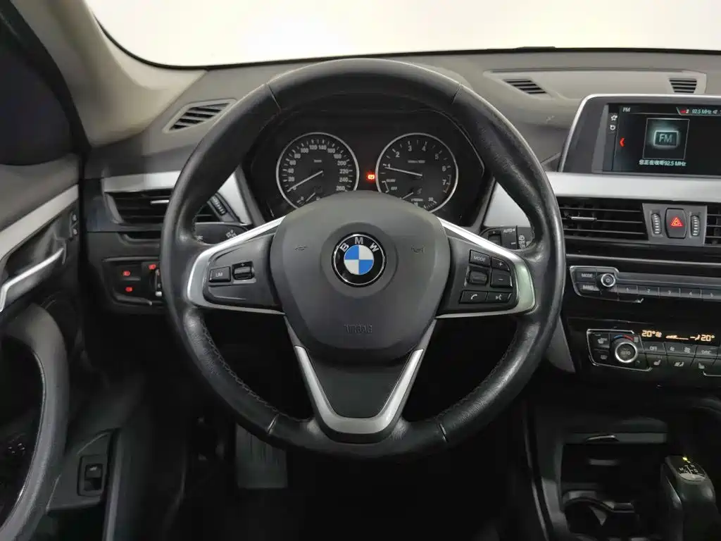 BMW X1 2018 — фото 11
