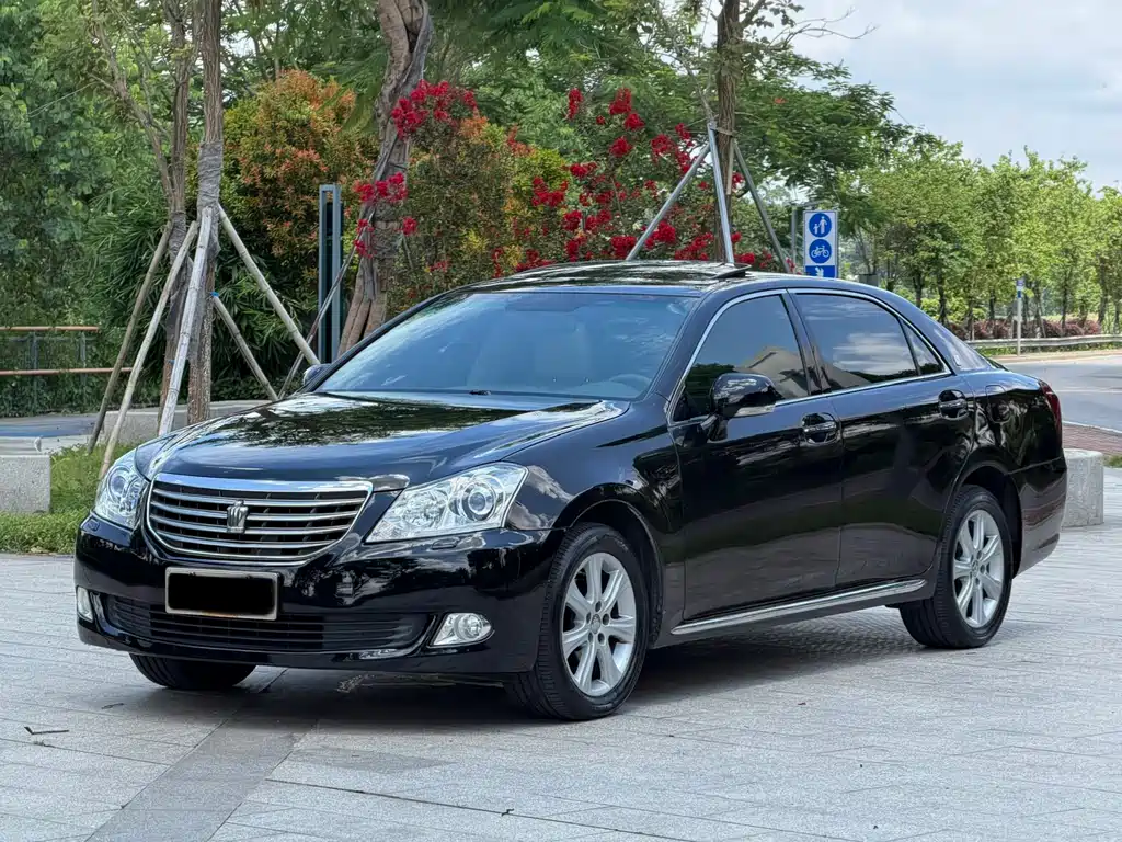 Toyota Crown 2010