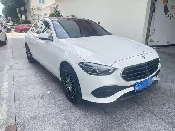 Mercedes-Benz C-Class 2025