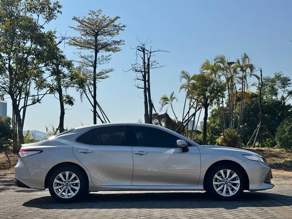 Toyota Camry 2020 — фото 20