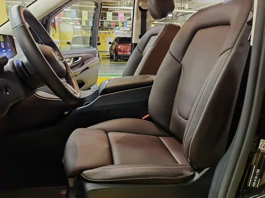 Mercedes-Benz V-Class 2025 — фото 13