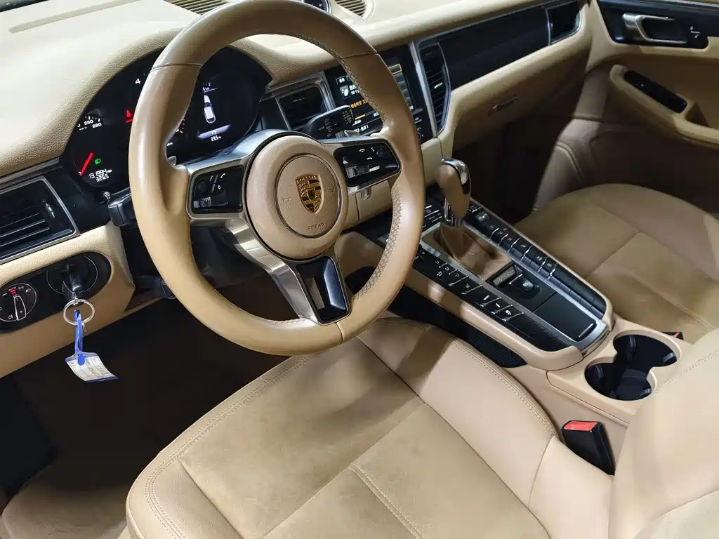 Porsche Macan 2016 — фото 13