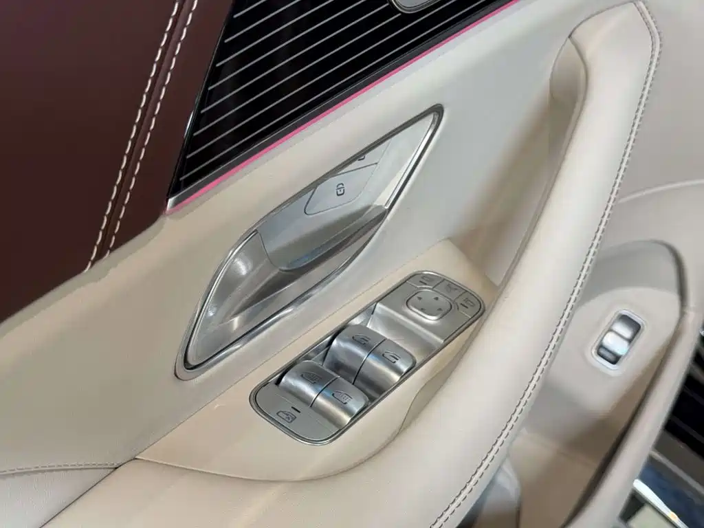 Mercedes-Benz Maybach GLS 2024 — фото 27