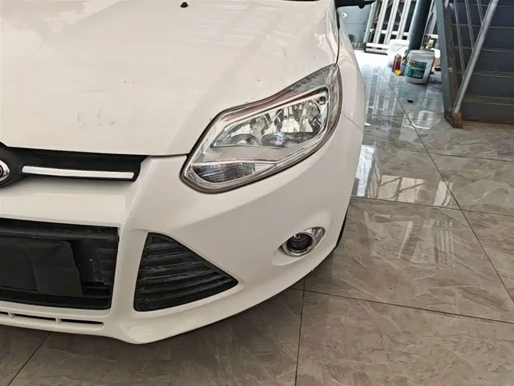 Ford Focus 2015 — фото 24