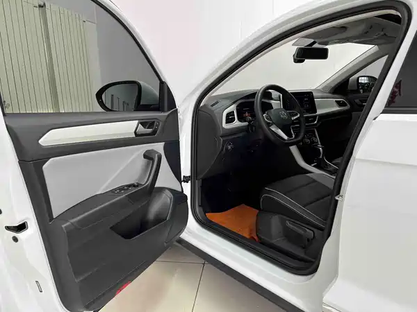 Volkswagen T-Roc 2023