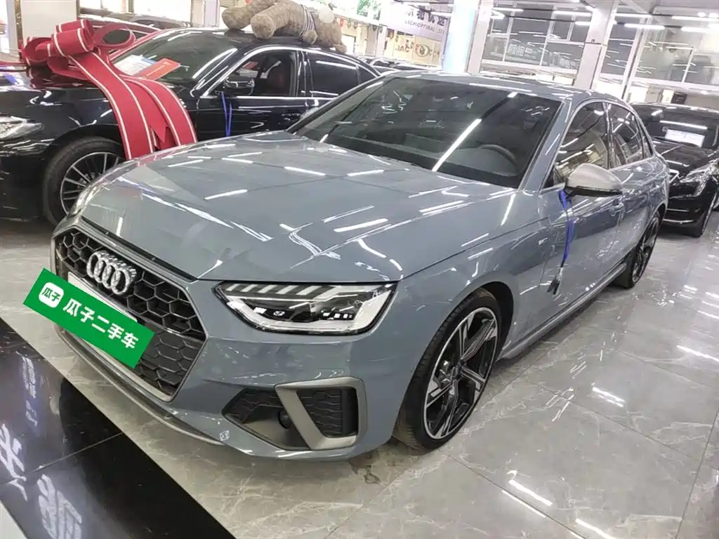 Audi A4L 2023 — фото 1