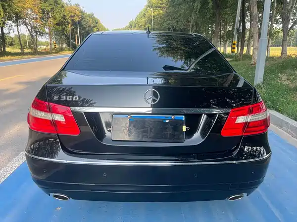 Mercedes-Benz E-Class 2010