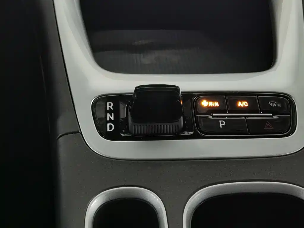 Geely Galaxy Starwish 2026 — фото 13