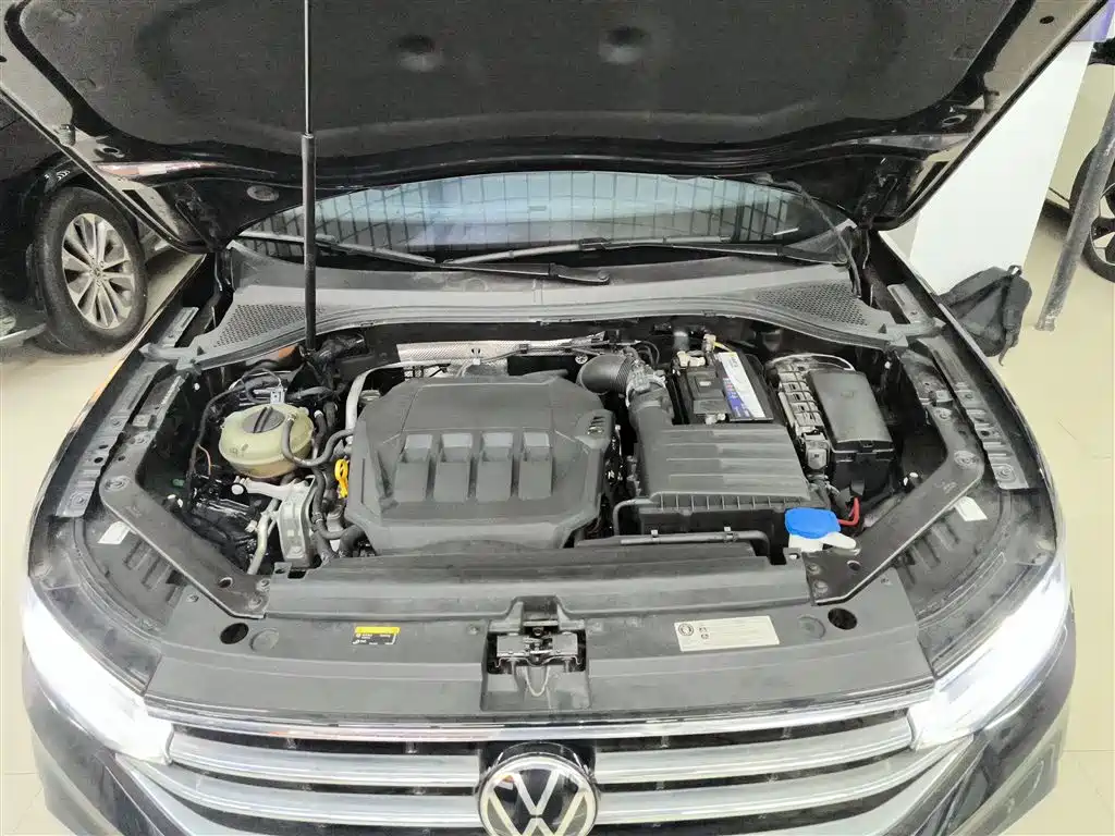 Volkswagen Tiguan L 2022 — фото 20