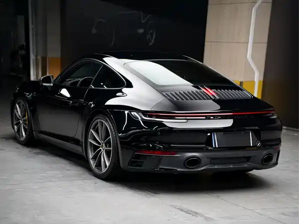 Porsche 911 2023