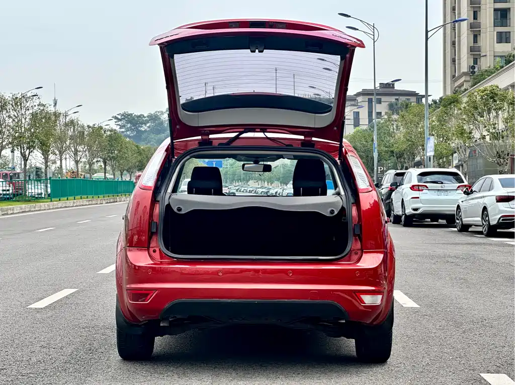 Ford Focus 2015 — фото 13