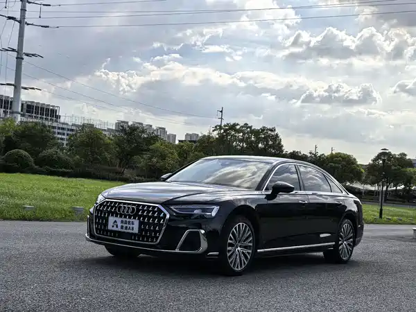 Audi A8 2024