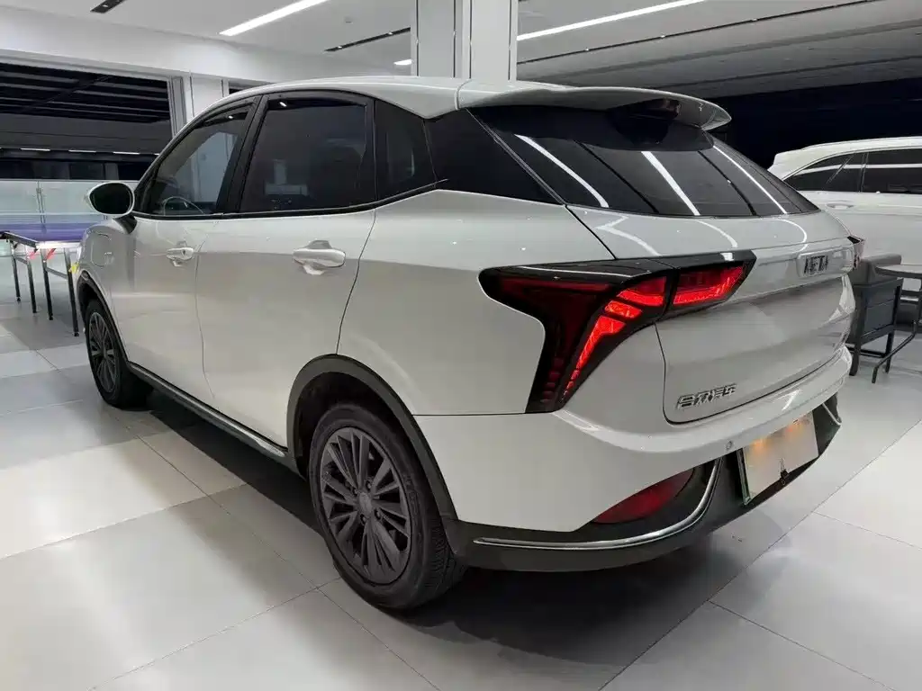 Neta V 2022