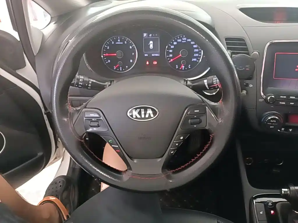 Kia K3 2019 — фото 11