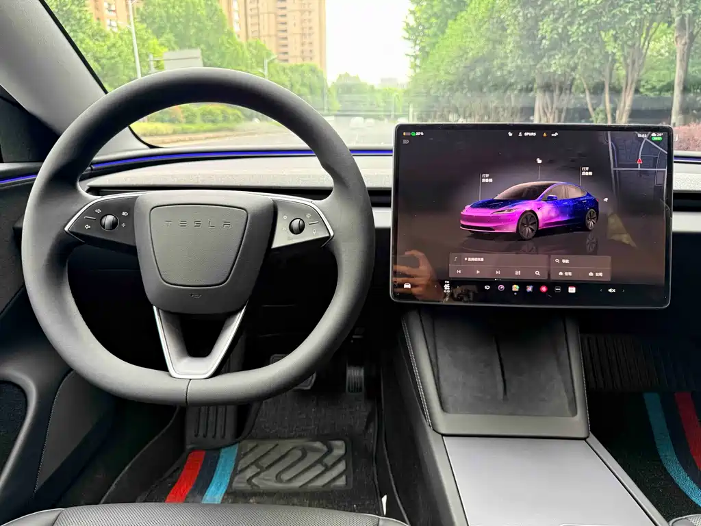 Tesla Model 3 2025 — фото 15
