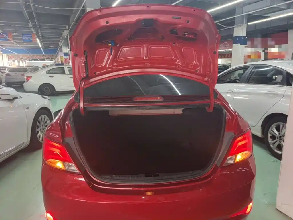 Hyundai Accent 2015 — фото 19