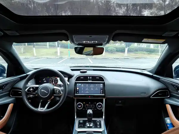 Jaguar XEL 2022